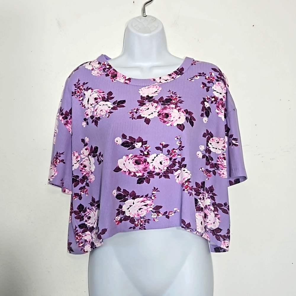 NWT Francesca's Alya lavender oversized ribbed rose floral print crop top M